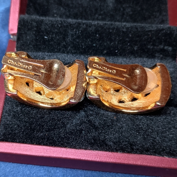 Christian Dior Vintage Clip-on Earrings - Picture 6 of 10